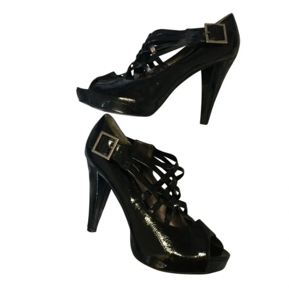 Steve Madden Black woven patent leather heels!